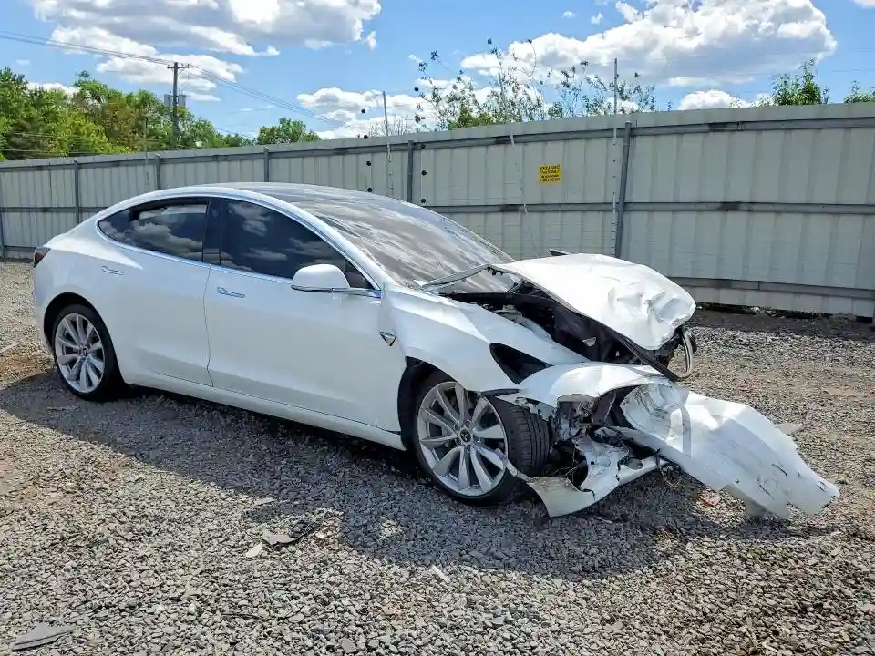 5YJ3E1EB2LF667396 2020 TESLA MODEL 3-3