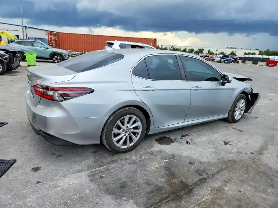 4T1C11AK9MU438672 2021 TOYOTA CAMRY-2
