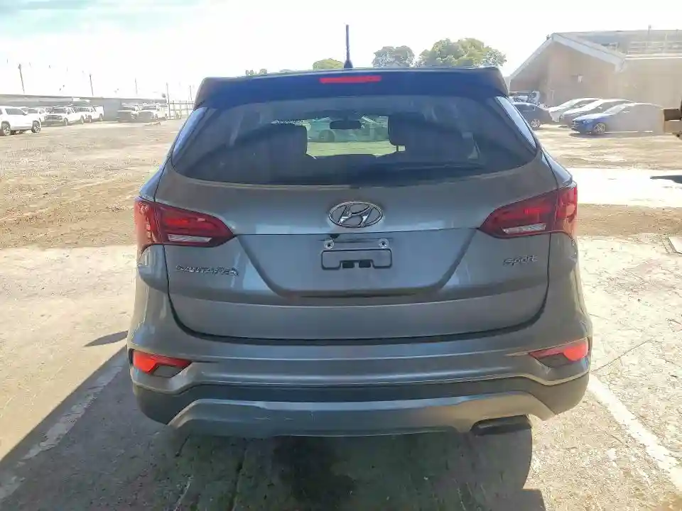 5XYZT3LB3JG570065 2018 HYUNDAI SANTA FE-5