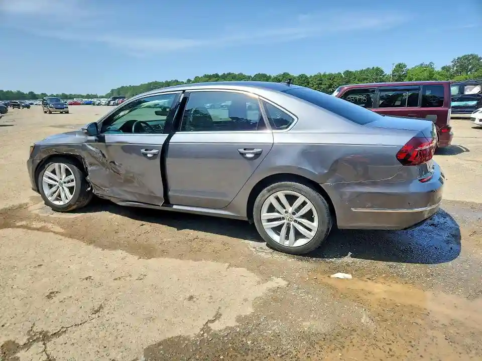 1VWBA7A30JC002240 2018 VOLKSWAGEN PASSAT-1