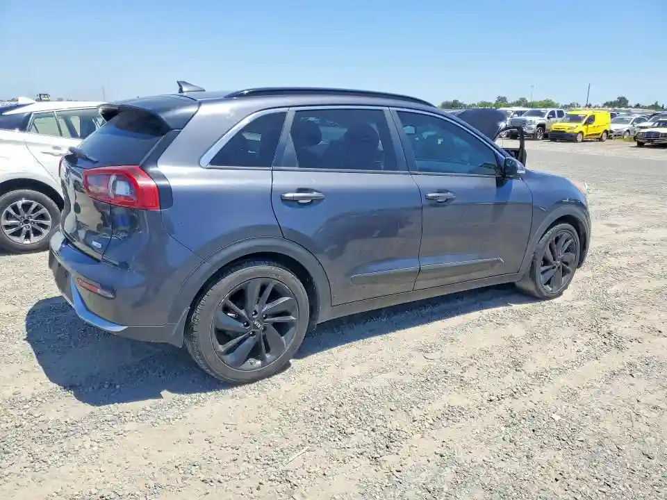KNDCC3LC6J5149562 2018 KIA NIRO-2