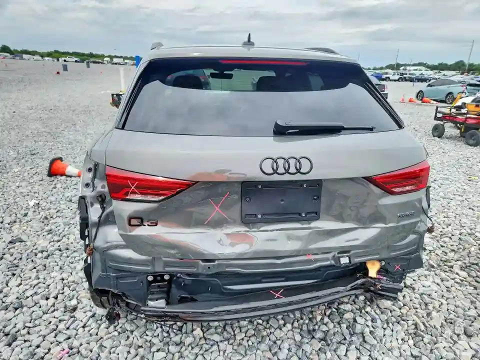 WA1EECF33R1138787 2024 AUDI Q3-5