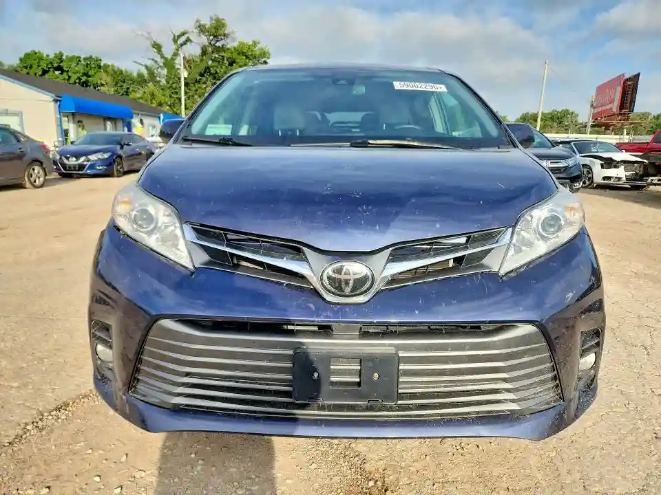 5TDYZ3DC7JS943449 2018 TOYOTA SIENNA-4