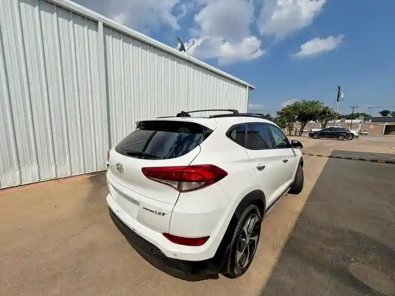 KM8J33A21JU753278 2018 HYUNDAI TUCSON-3