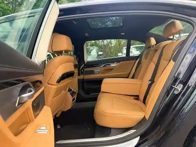 WBA7F2C51HG421483 2017 BMW 7 SERIES-5