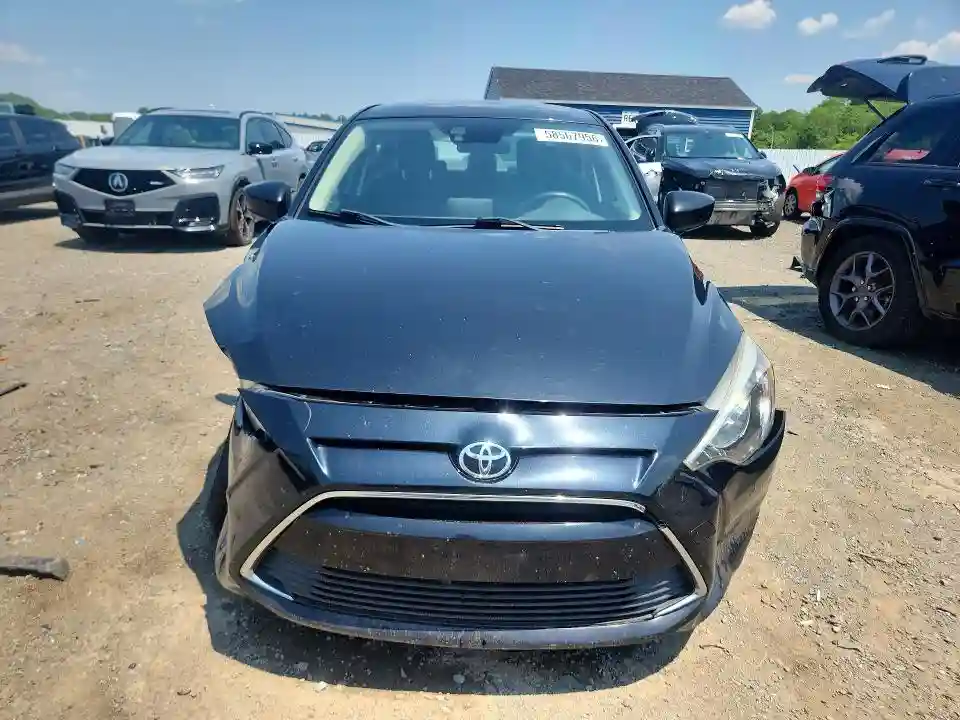 3MYDLBYV7JY306254 2018 TOYOTA YARIS IA B-4