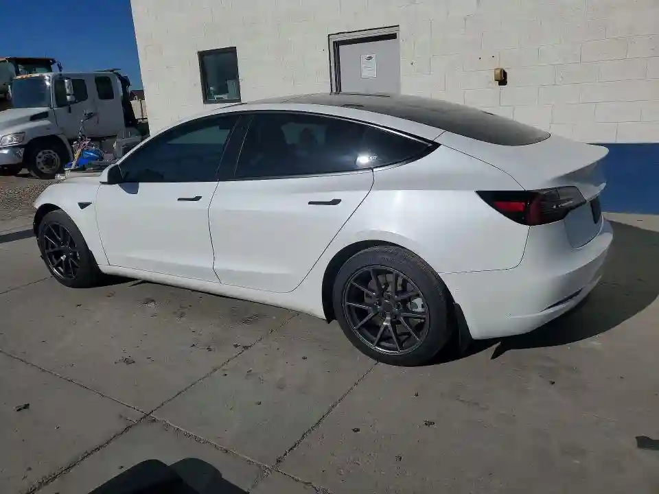 5YJ3E1EB3NF109950 2022 TESLA MODEL 3-1