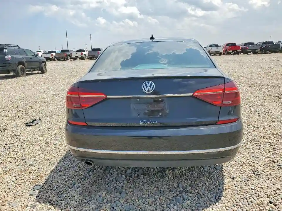 1VWBA7A39JC008215 2018 VOLKSWAGEN PASSAT-5