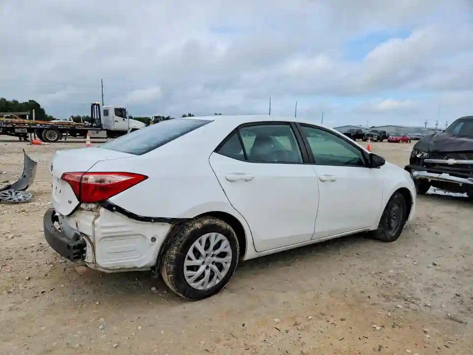 5YFBURHE8KP940069 2019 TOYOTA COROLLA-2