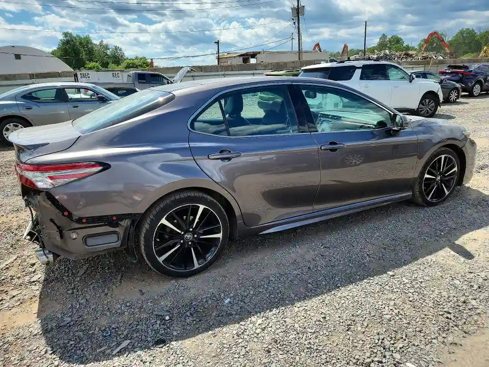 4T1B61HK9JU135244 2018 TOYOTA CAMRY-2