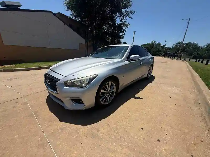 JN1EV7AR4JM440734 2018 INFINITI Q50-1