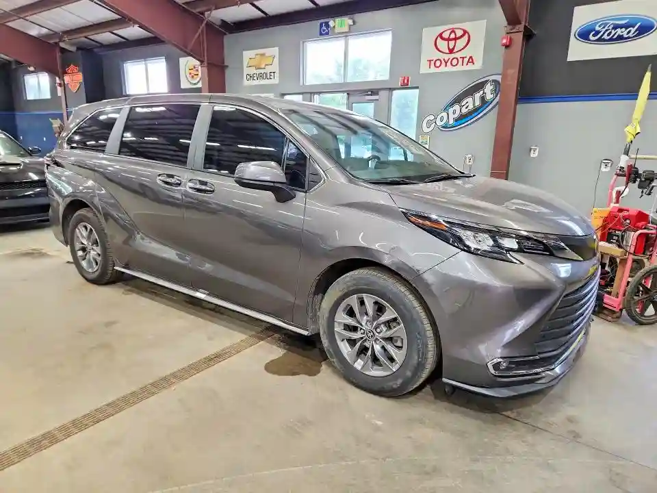 5TDYSKFC7RS114503 2024 TOYOTA SIENNA-3