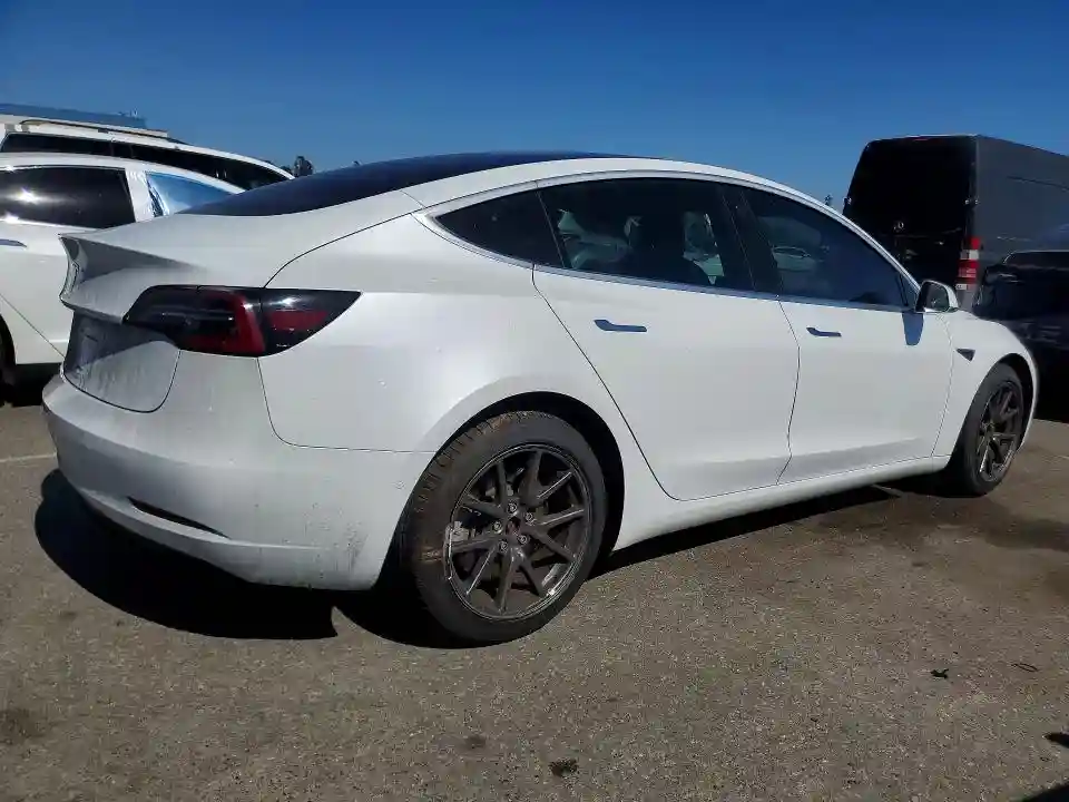5YJ3E1EA3JF017416 2018 TESLA MODEL 3-2