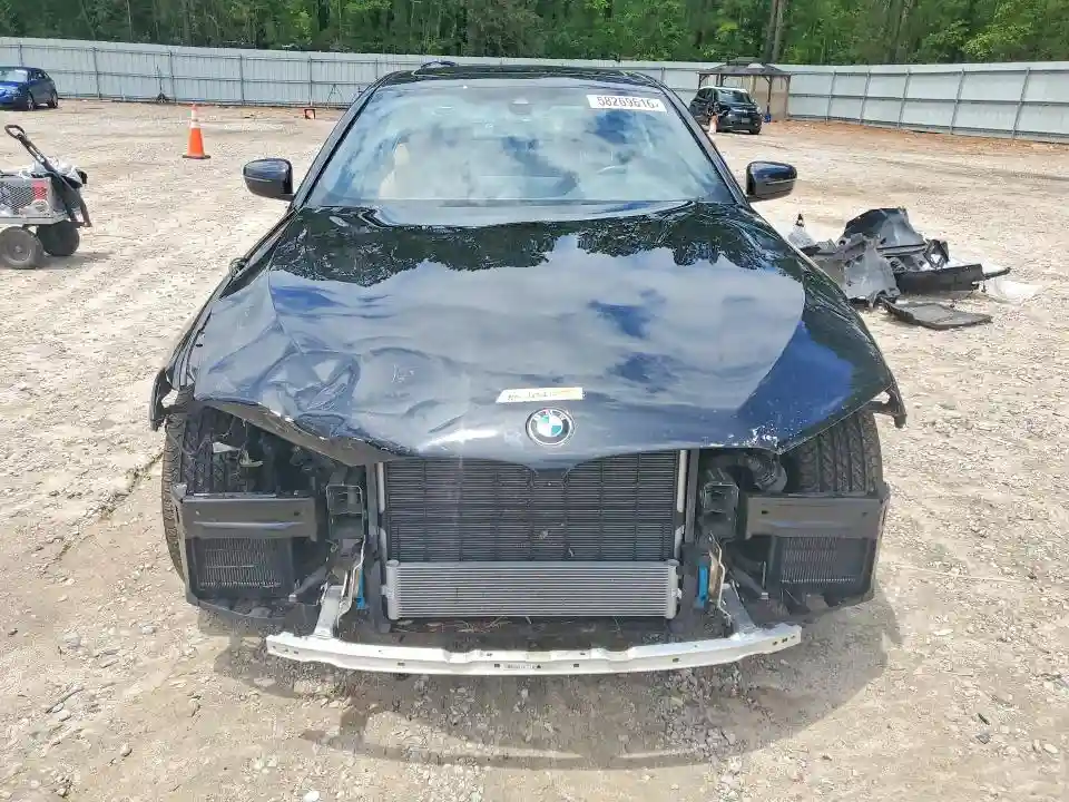 WBA73BJ07NWX74988 2022 BMW 5 SERIES-4