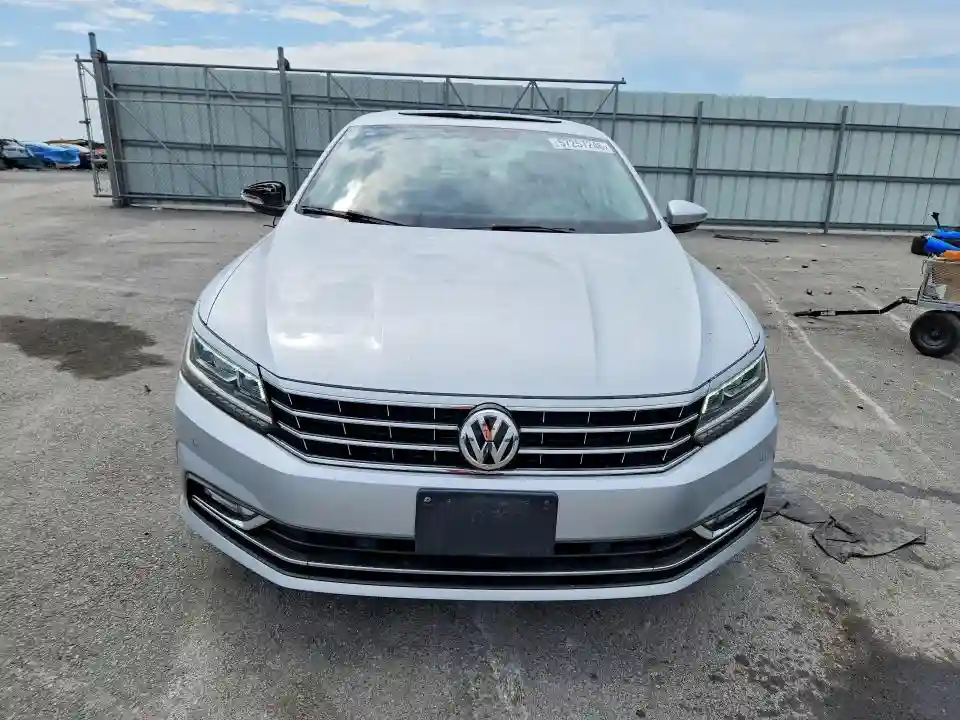 1VWBA7A36JC000878 2018 VOLKSWAGEN PASSAT-4