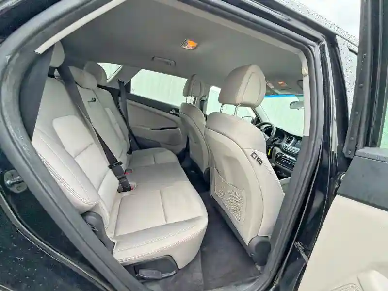 KM8J3CA45JU713741 2018 HYUNDAI TUCSON-5