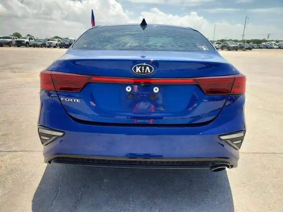 3KPF24AD0KE058150 2019 KIA FORTE LXS-5