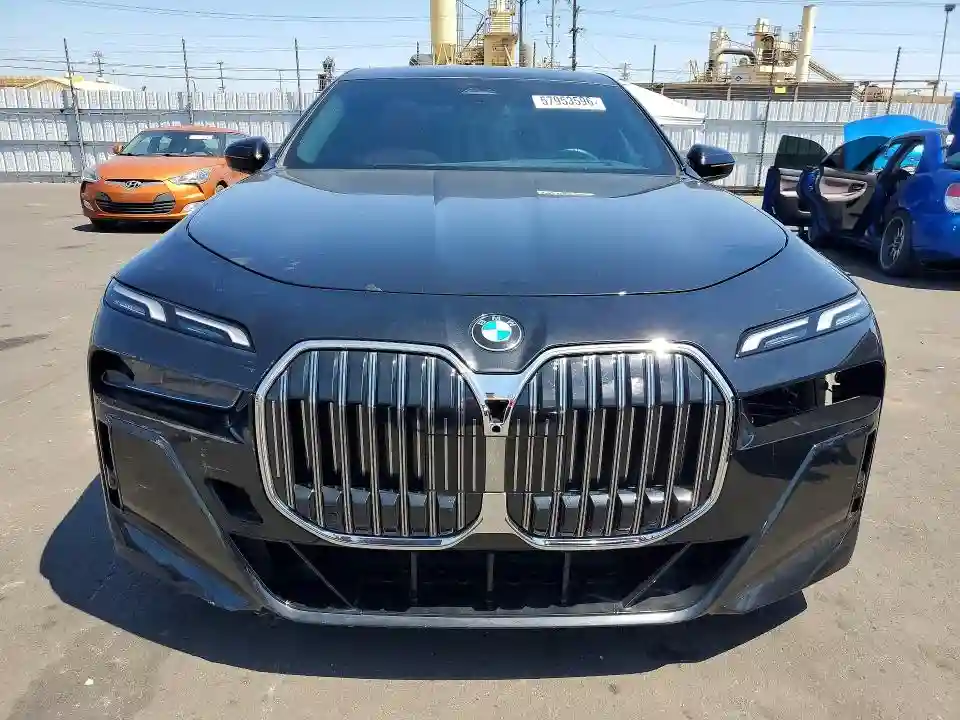 WBA23EH08RCS25938 2024 BMW 7 SERIES-4
