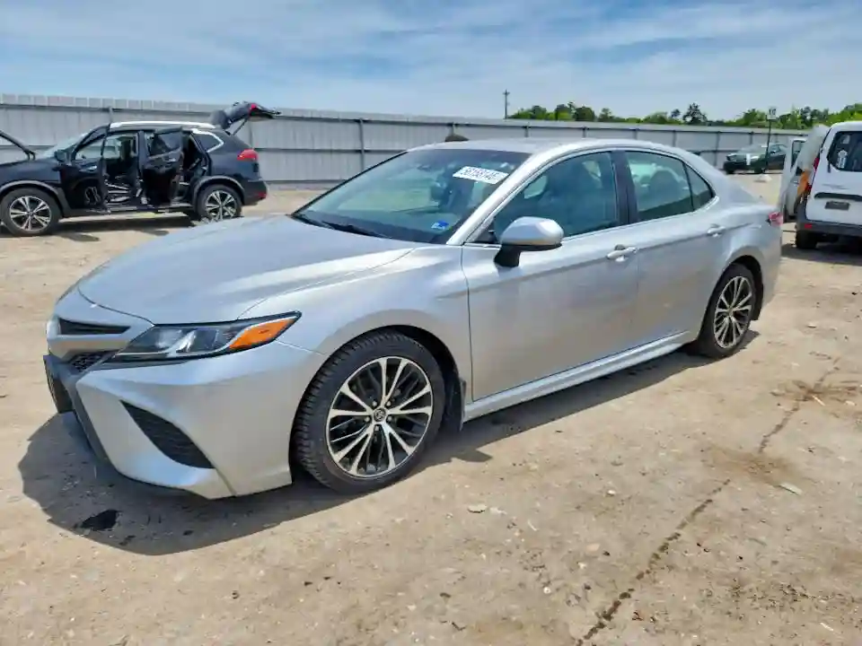 4T1B11HK3JU650545 2018 TOYOTA CAMRY-0