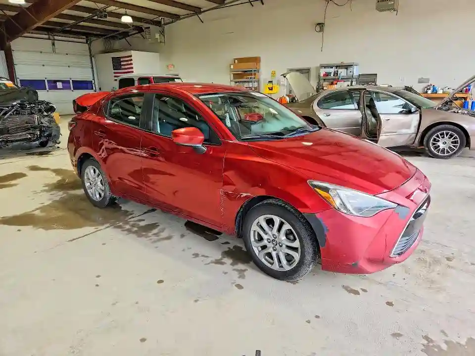 3MYDLBYV7HY179905 2017 TOYOTA YARIS-3