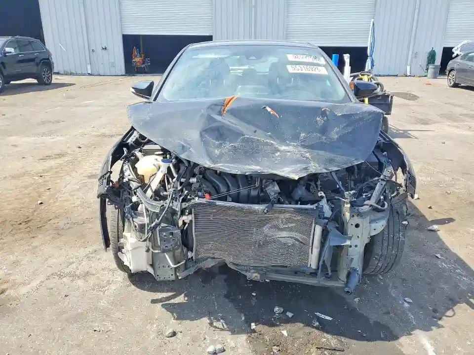 NMTKHMBX4KR076404 2019 TOYOTA C-HR-4
