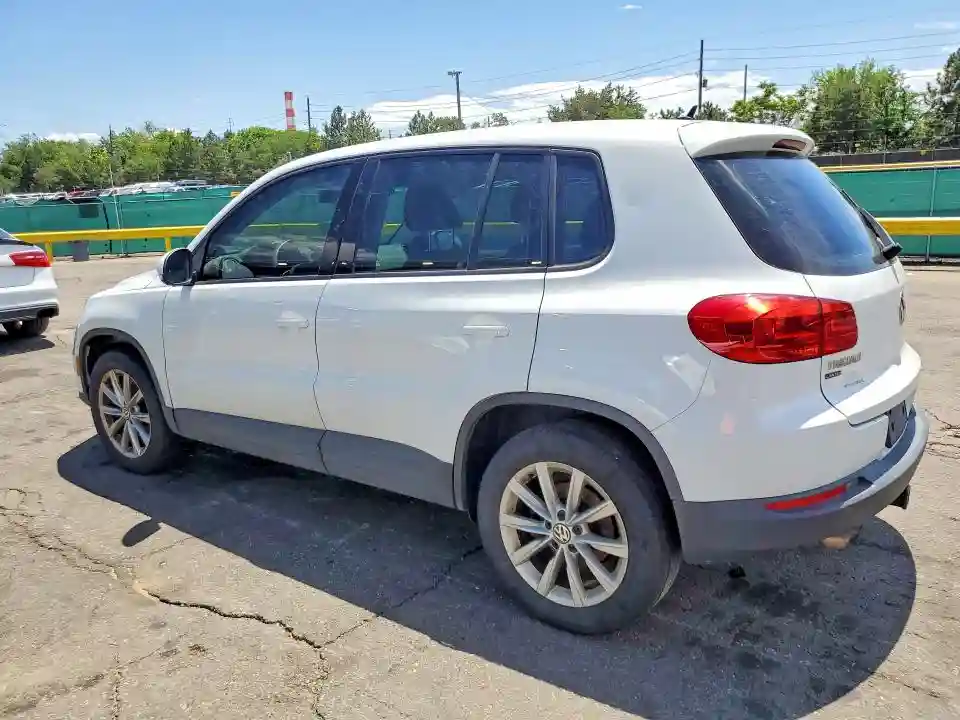 WVGBV7AX3HK046027 2017 VOLKSWAGEN TIGUAN-1