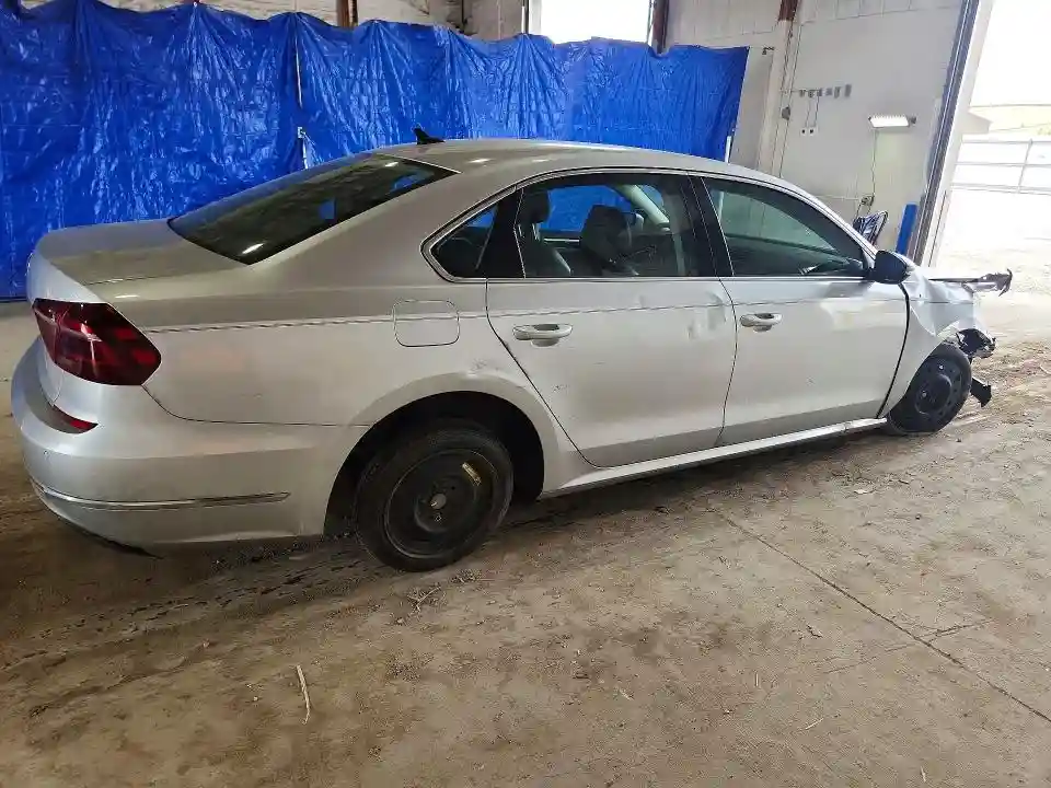 1VWBA7A33JC044501 2018 VOLKSWAGEN PASSAT-2