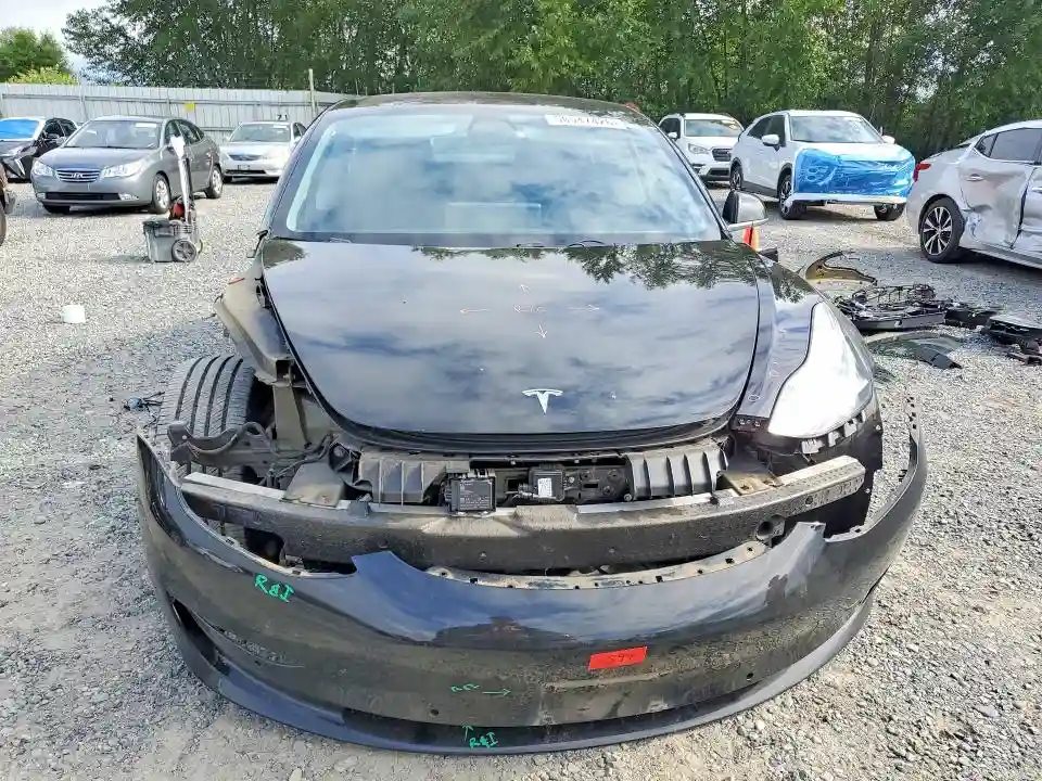 5YJ3E1EA1JF172532 2018 TESLA MODEL 3-4