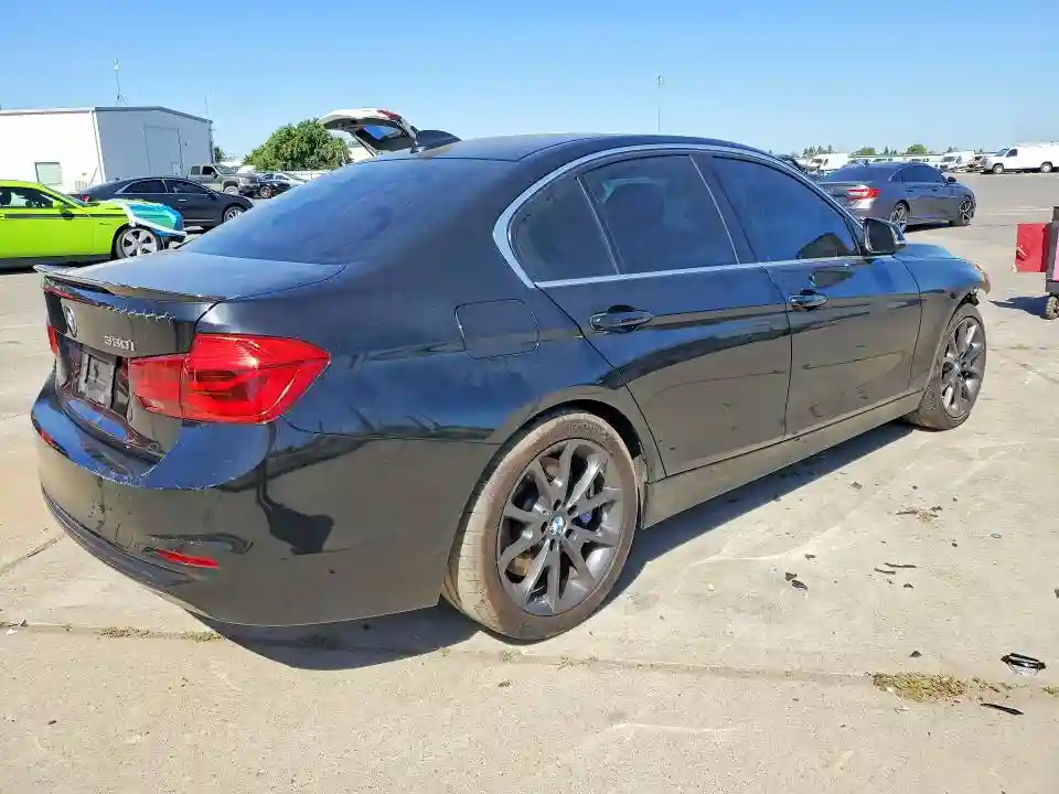 WBA8B9C57JEE81586 2018 BMW 3 SERIES-2