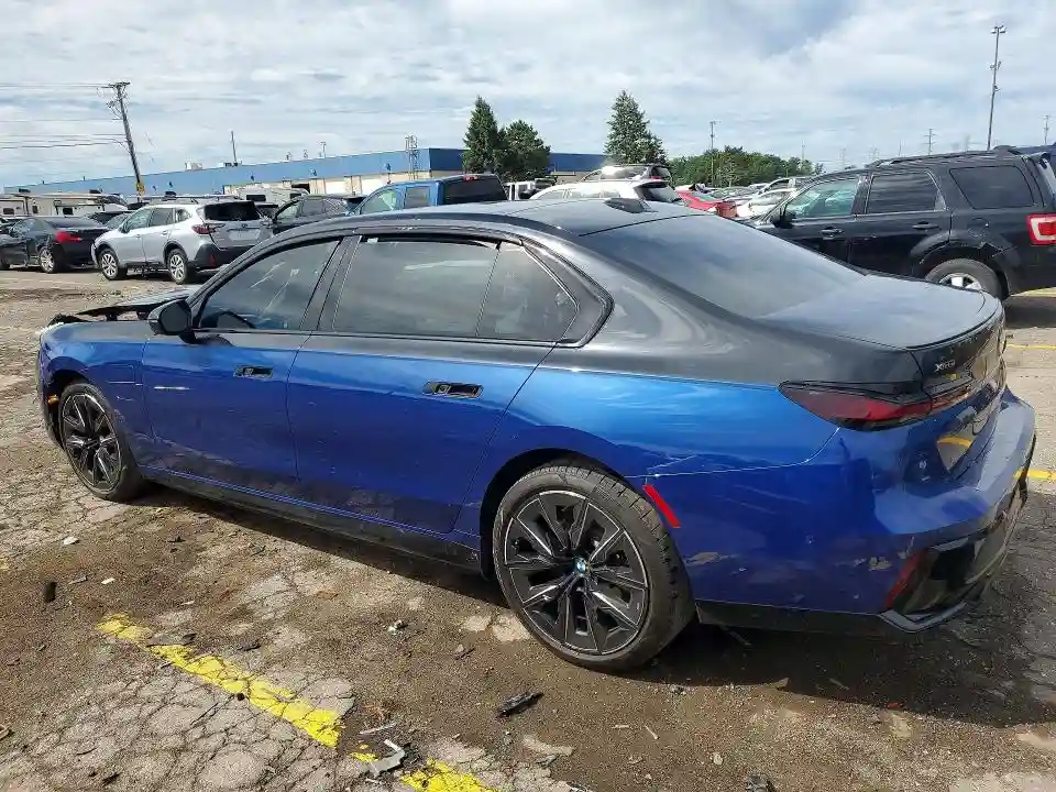 WBA43EH08RCS10915 2024 BMW 7 SERIES-1