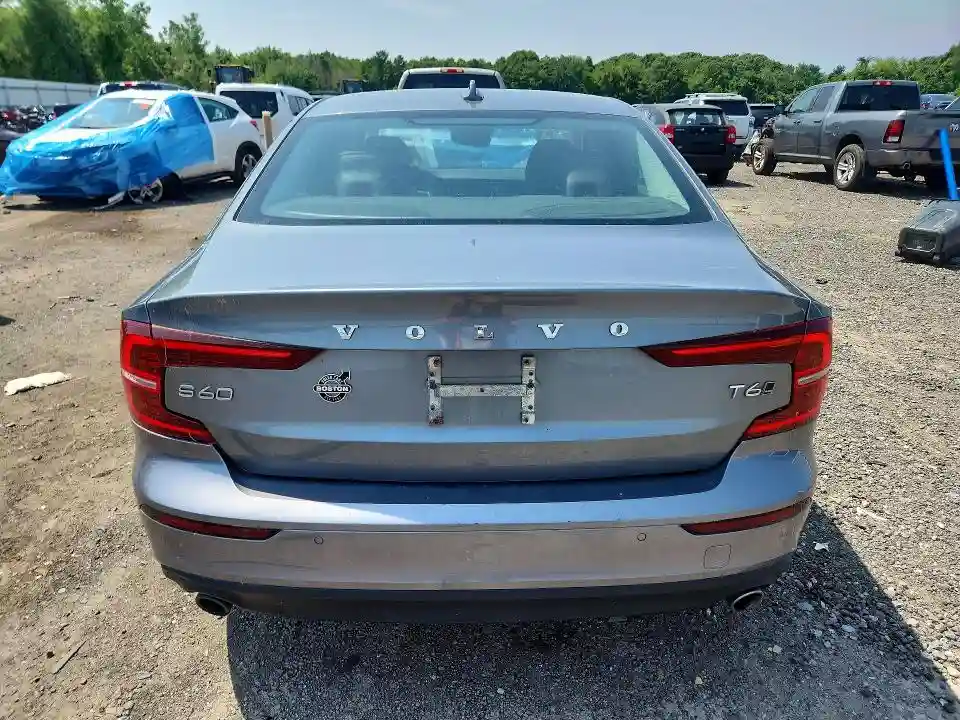 7JRA22TK3KG004305 2019 VOLVO S60-5