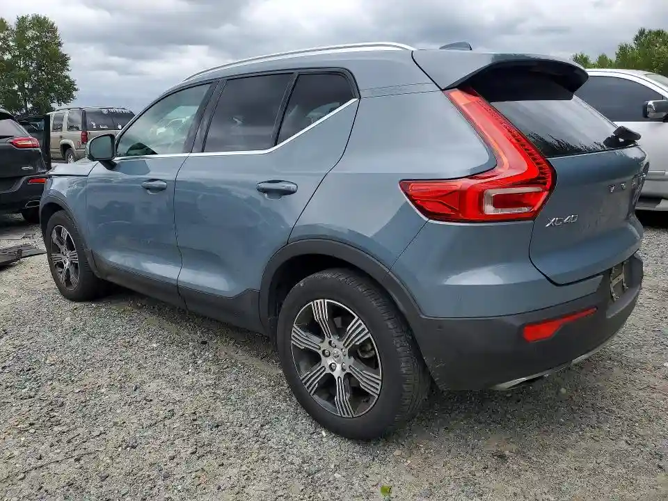 YV4162UL3L2171480 2020 VOLVO XC40-1