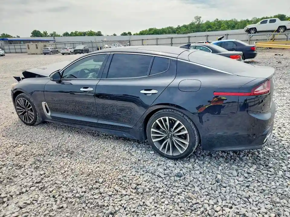 KNAE25LA1J6028323 2018 KIA STINGER-1
