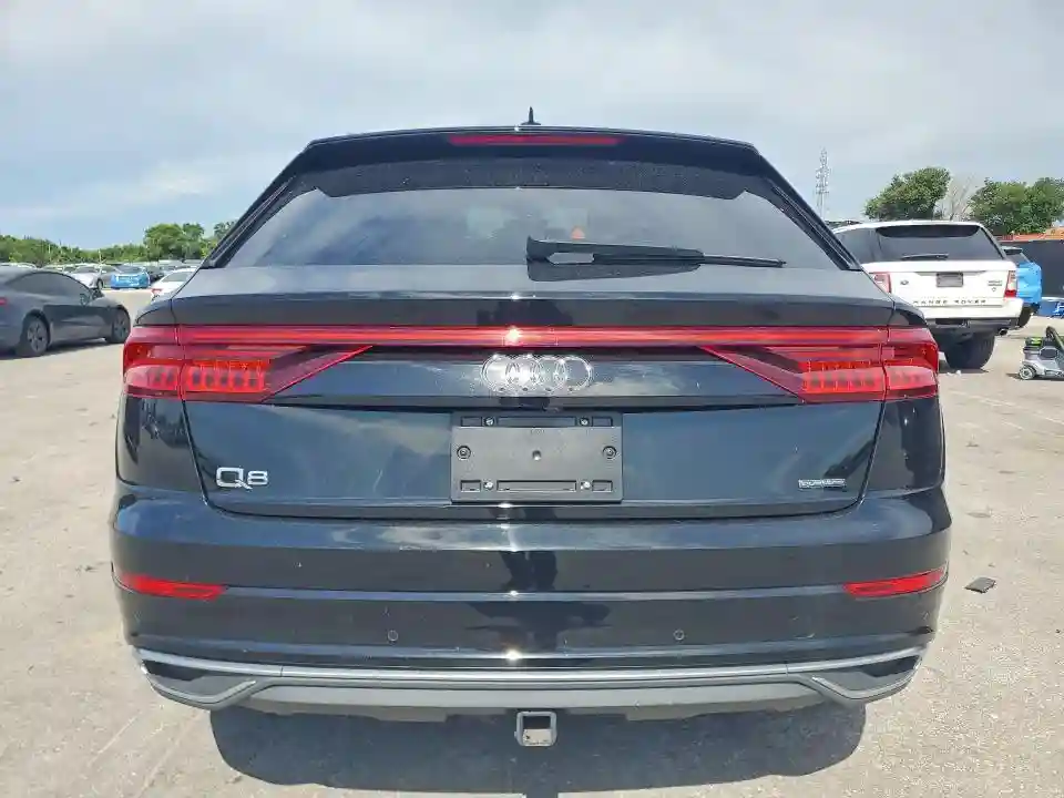 WA1AVAF11KD016256 2019 AUDI Q8-5