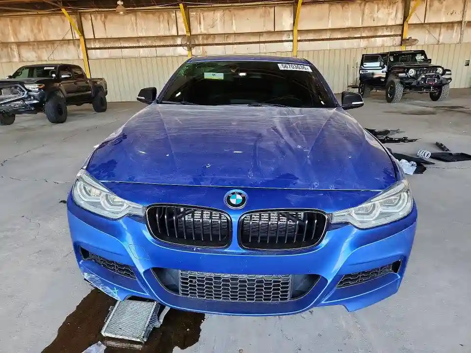 WBA8B7C58JA411894 2018 BMW 3 SERIES-4