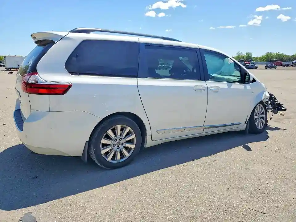 5TDDZ3DC1HS161771 2017 TOYOTA SIENNA-2