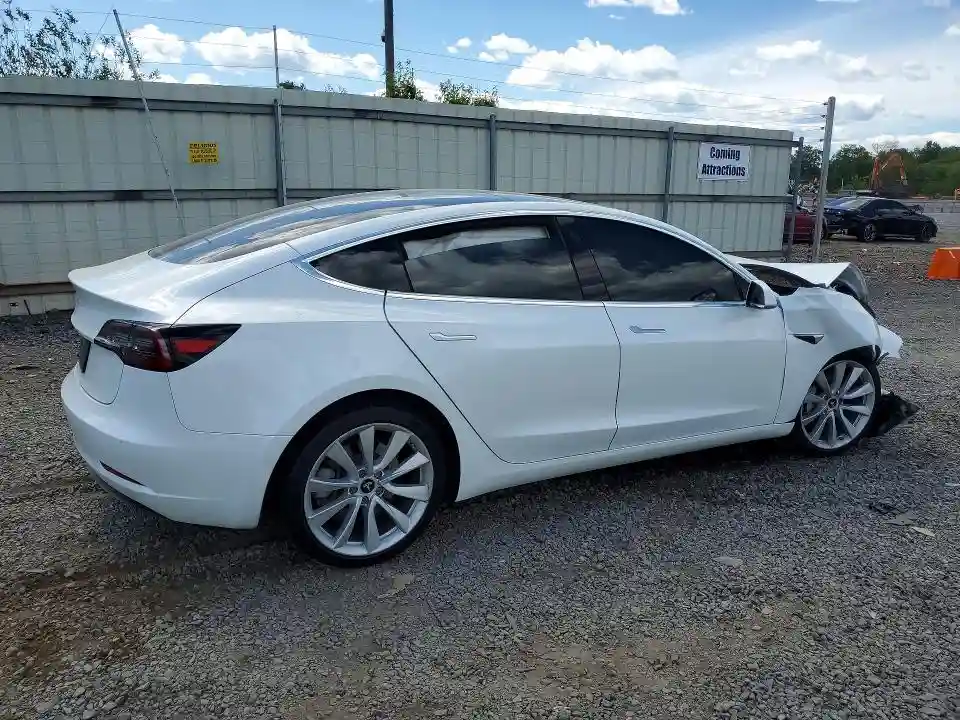 5YJ3E1EB2LF667396 2020 TESLA MODEL 3-2