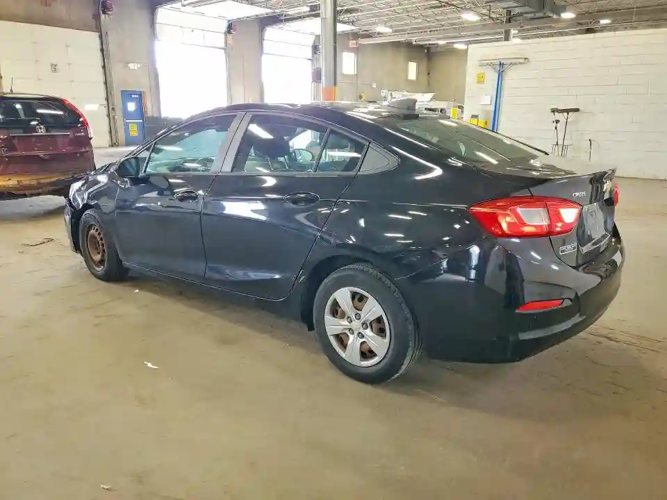 1G1BC5SM0J7163357 2018 CHEVROLET CRUZE-1