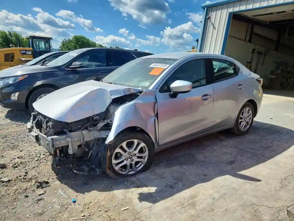 3MYDLBYV9JY328045 2018 TOYOTA YARIS-0