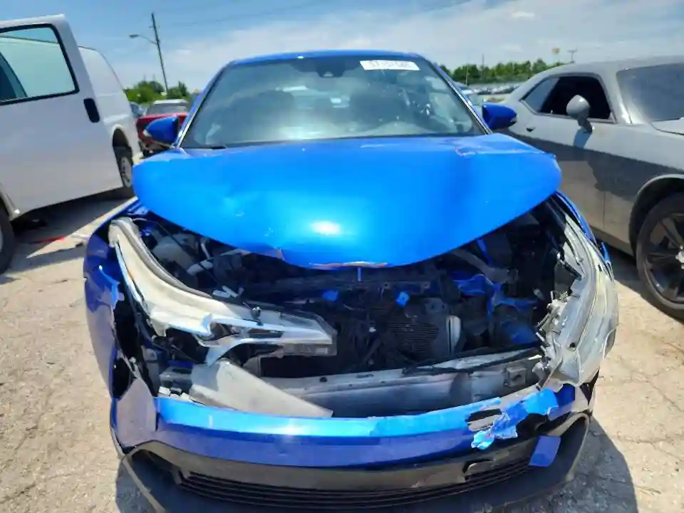 NMTKHMBX2JR055503 2018 TOYOTA C-HR-4