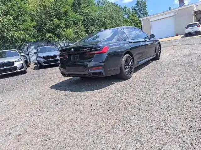 WBA7U2C07NCG99224 2022 BMW 7 SERIES-3