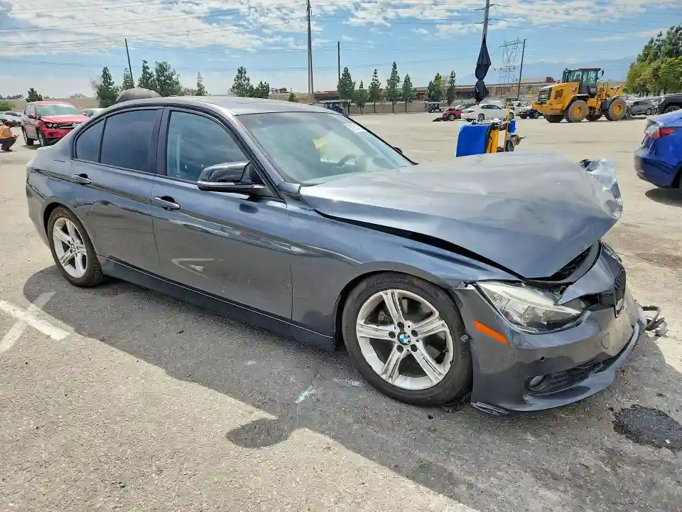 WBA3C1G51FNR50050 2015 BMW 3 SERIES-3