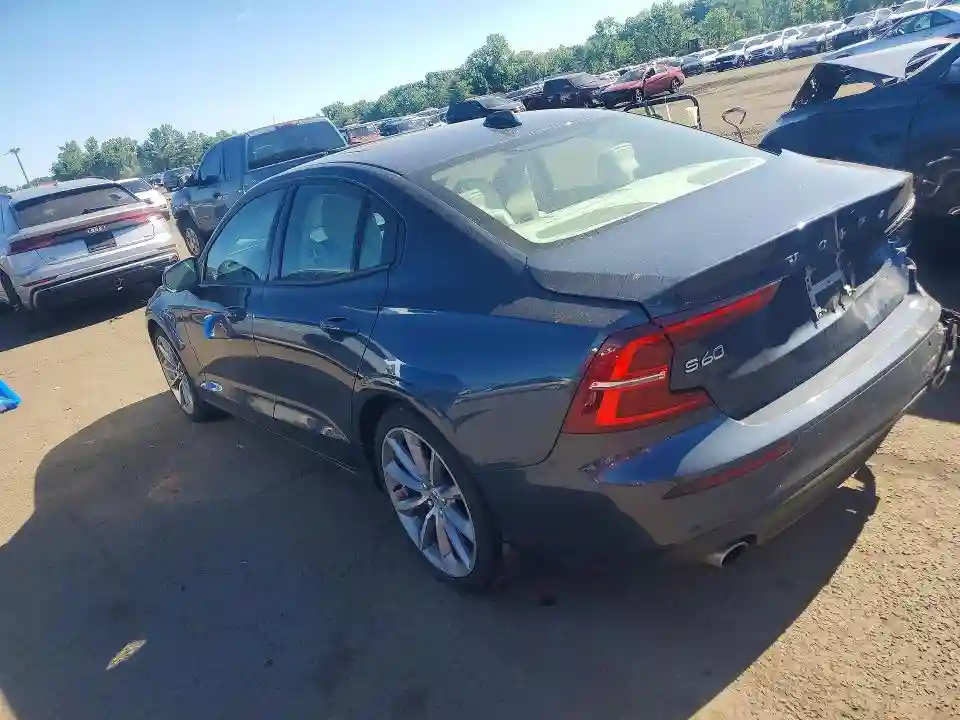 7JRA22TKXMG080302 2021 VOLVO S60-1