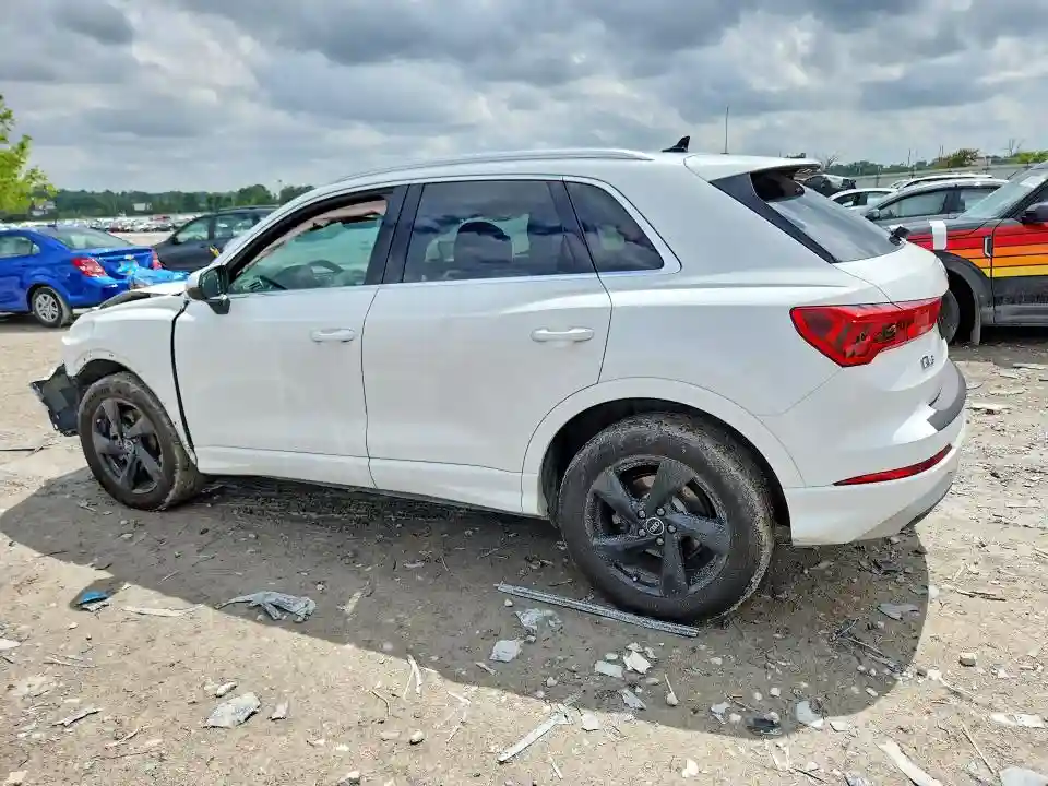 WA1AUCF37M1064087 2021 AUDI Q3-1