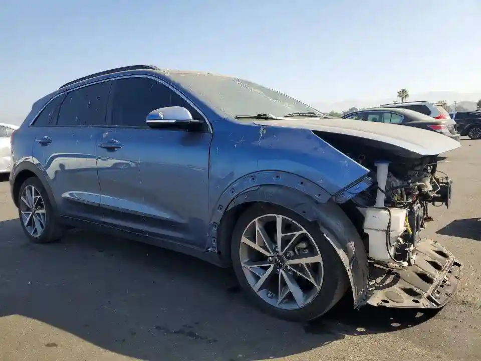 KNDCC3LC6N5546565 2022 KIA NIRO-3
