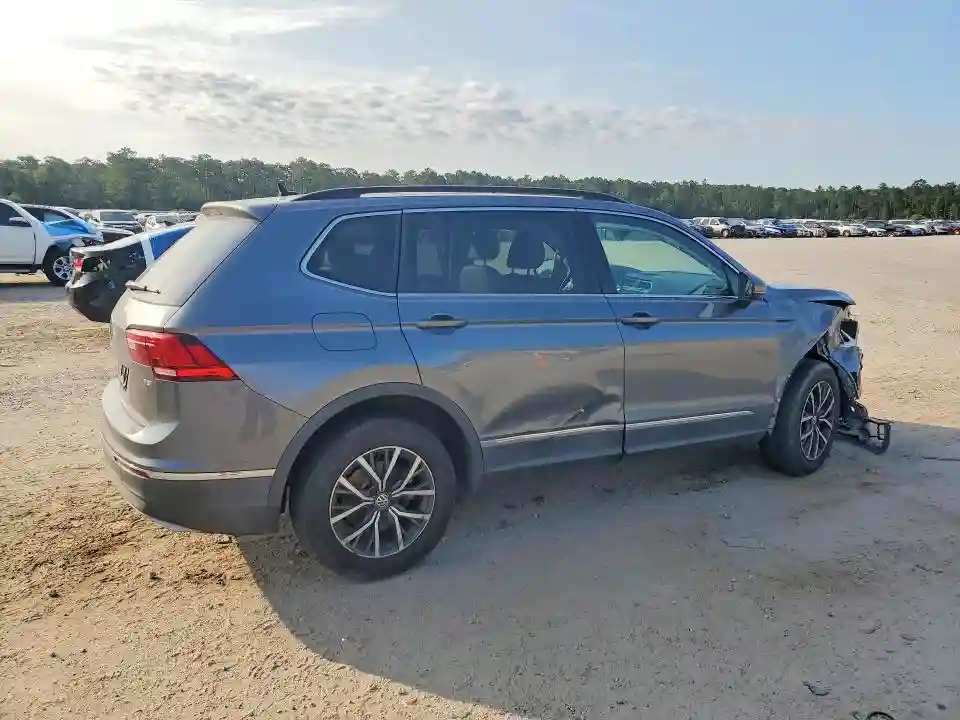 3VV3B7AXXJM205529 2018 VOLKSWAGEN TIGUAN-2