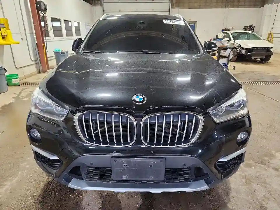 WBXHT3C30H5F86785 2017 BMW X1-4