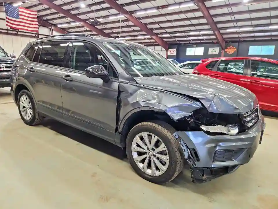 3VV0B7AX8KM095553 2019 VOLKSWAGEN TIGUAN-3