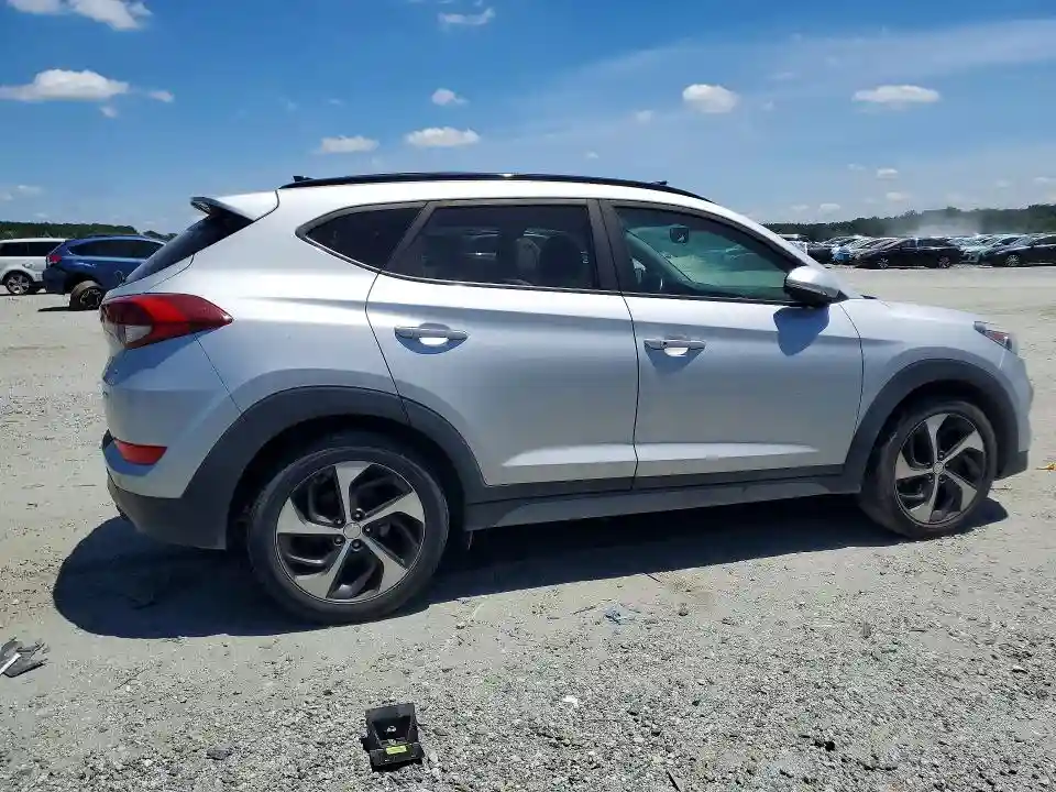 KM8J3CA24JU688765 2018 HYUNDAI TUCSON-2