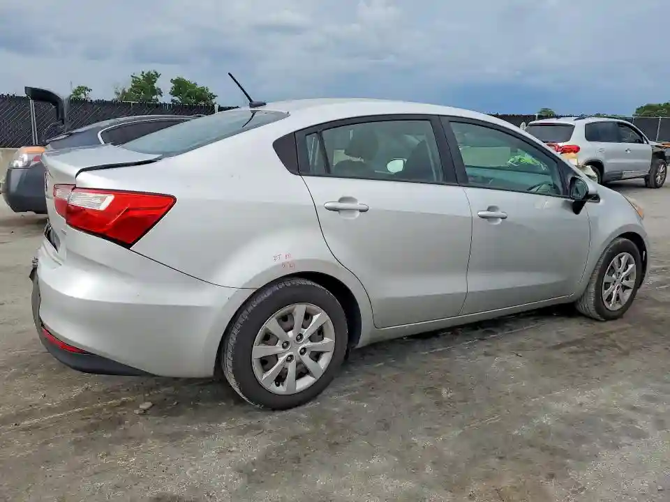 KNADM4A37G6562763 2016 KIA RIO-2
